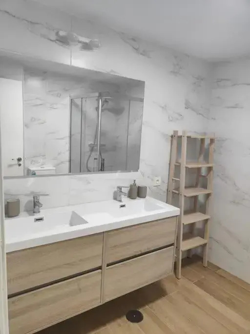 Apartamento reformado en Urb. Jardines de Zahara