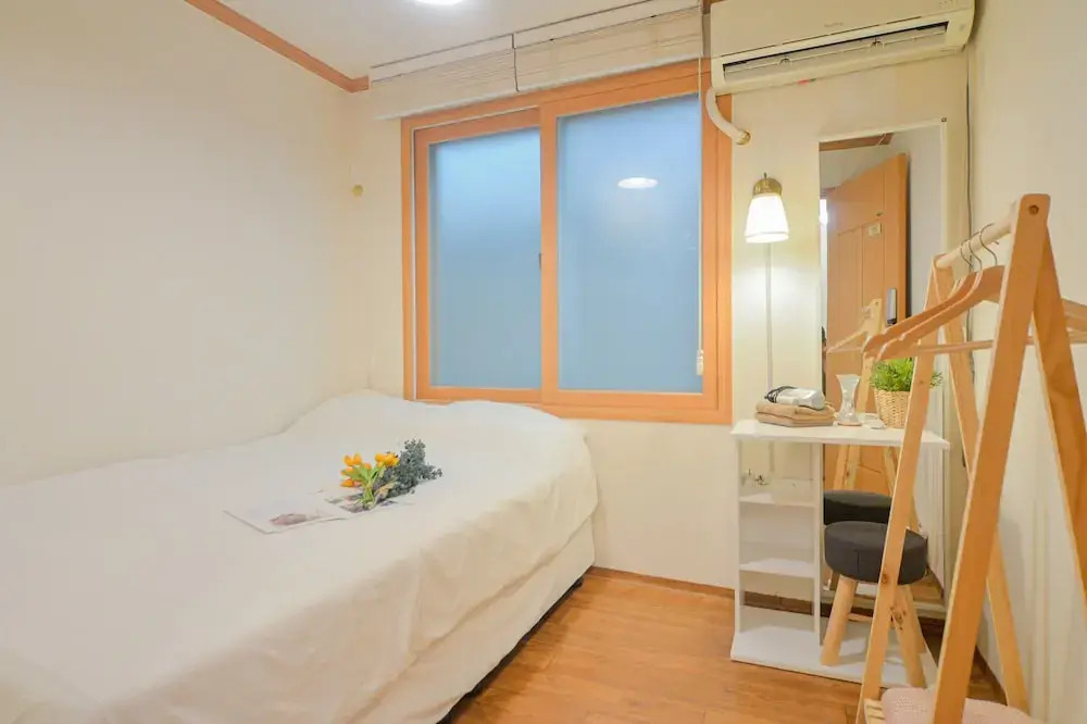 Season Helloworld House - Hostel