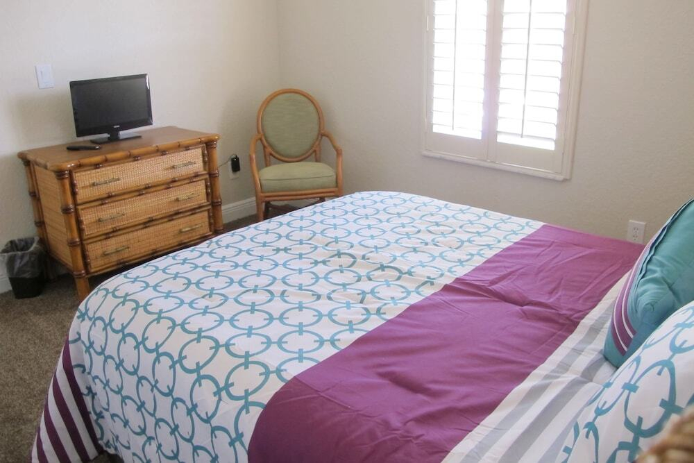 4 Br Townhome Sleeps 9