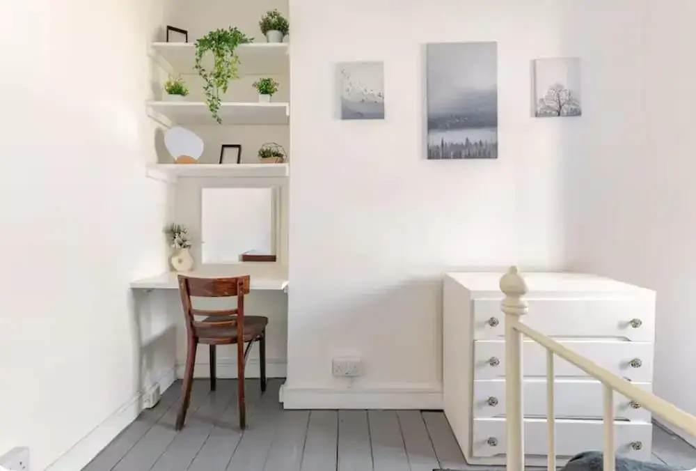Camden 3-bed, Sleeps 6, 1 Min to Tube & Parking