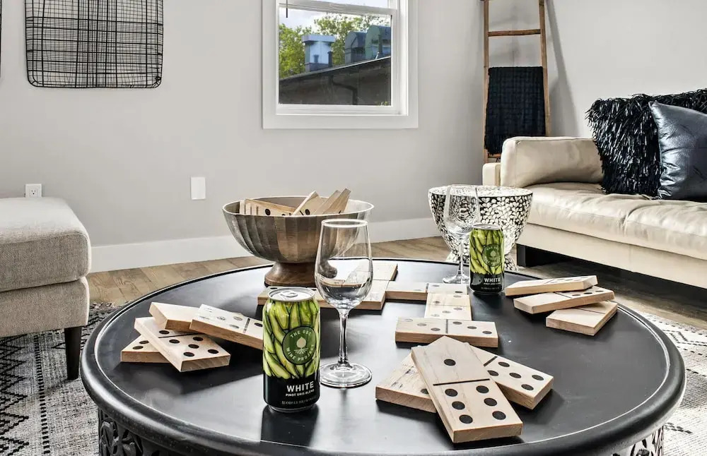 Spacious Downtown Apartment – Walk to Old Town Fc!