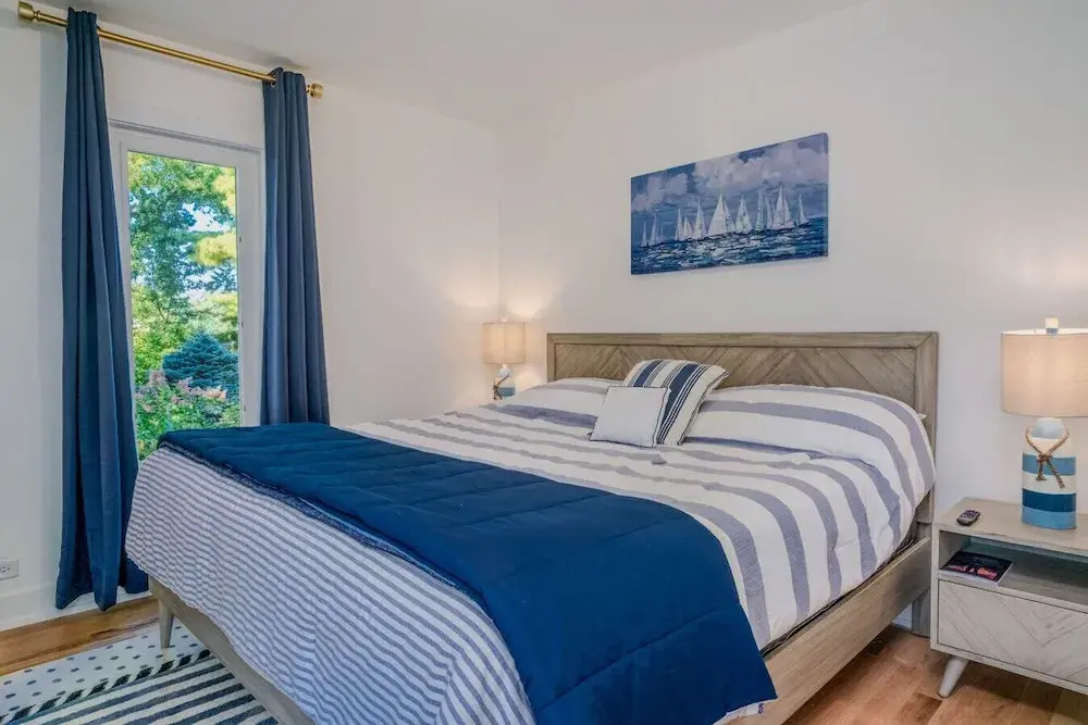 The Blue Sapphire on Mineola Bay - 3br/3ba Luxury Lakefront Home on Mineola Bay Stunning Views on Chain O Lakes