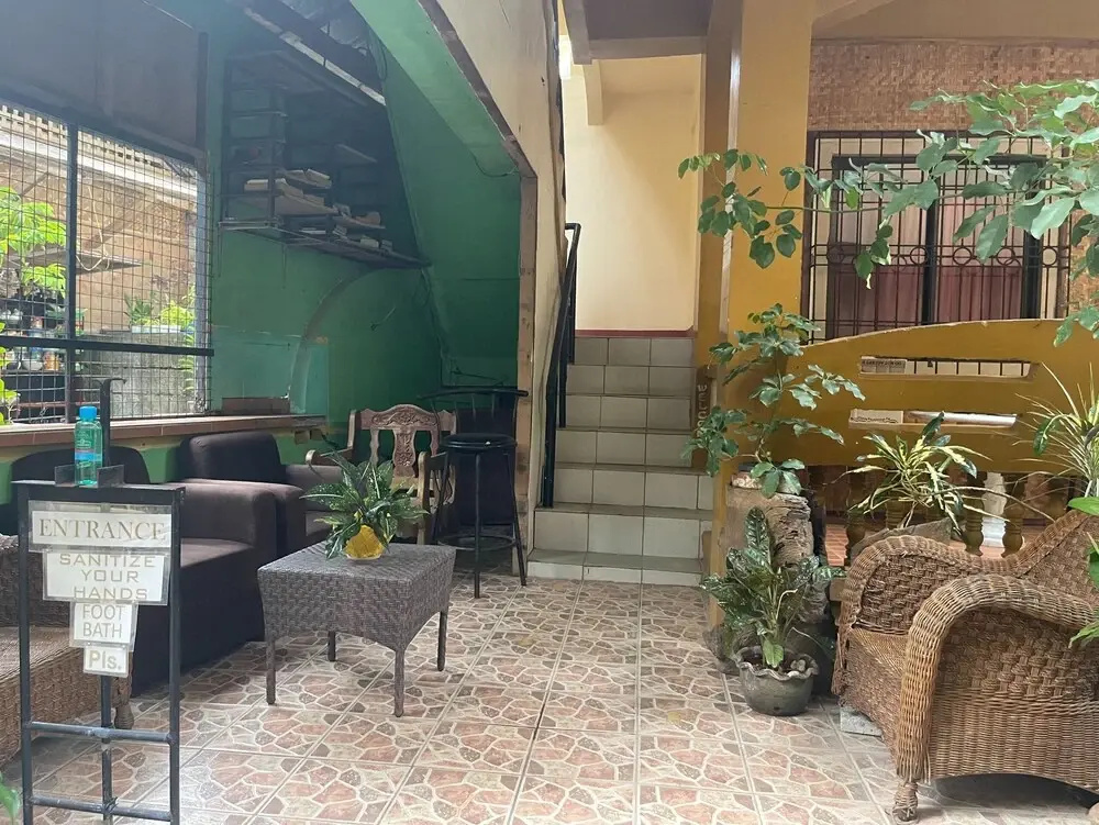 OYO 876 Escurel Inn Boracay