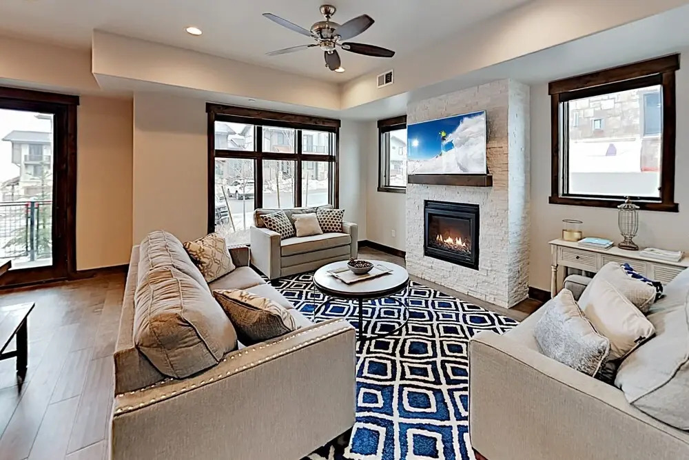 3793 Blackstone Drive Condo Unit 1G 2 Bedrooms 2.5 Bathrooms Condo