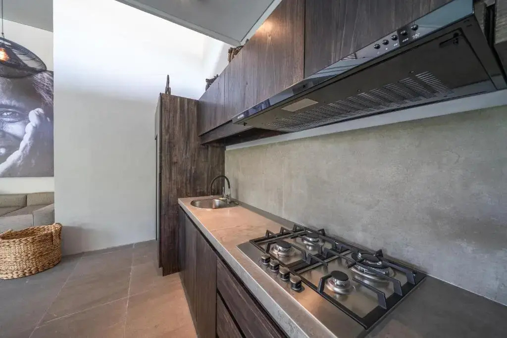 Villa Wiraja 1 - Modern 4 bdr villa in Berawa