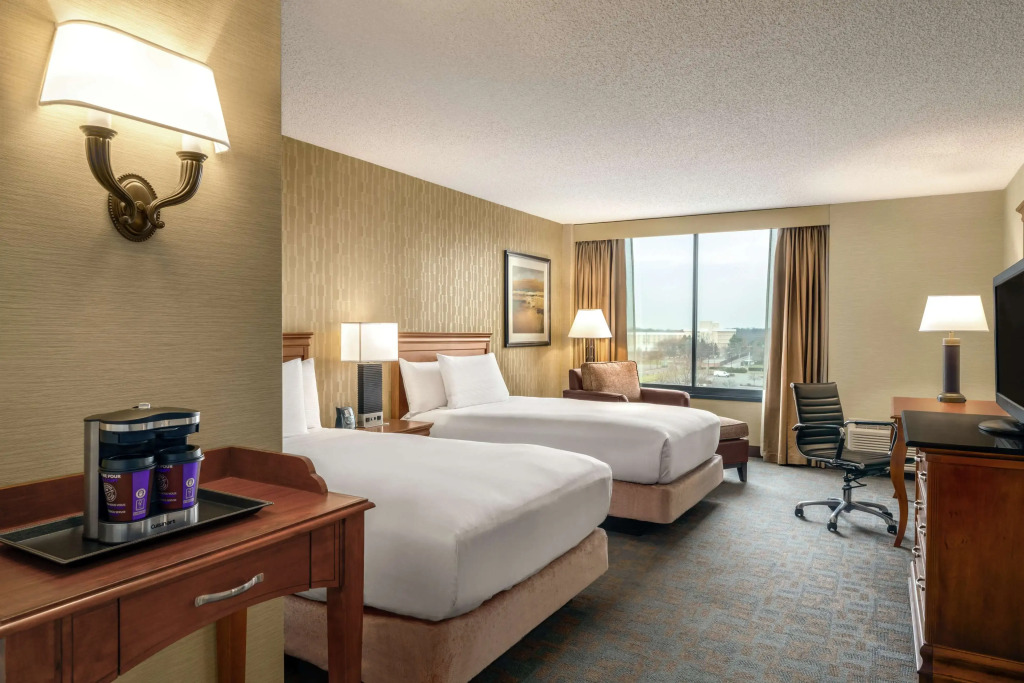 DoubleTree by Hilton Hotel & Executive Meeting Center Somerset
