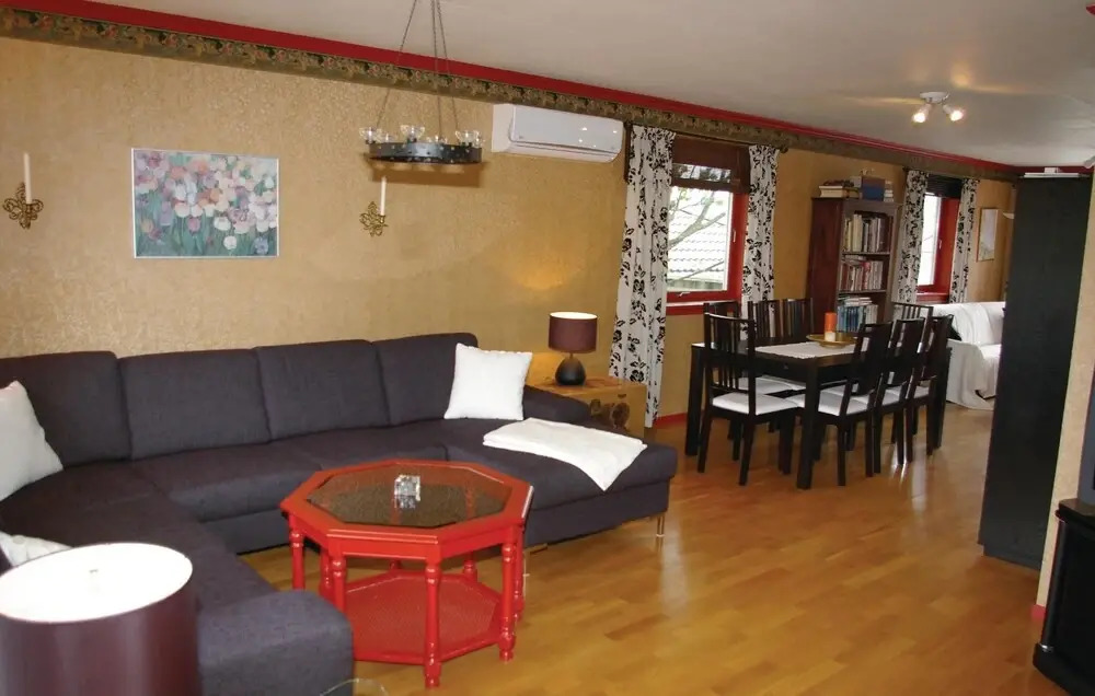 5 Bedroom Awesome Home In Borhaug
