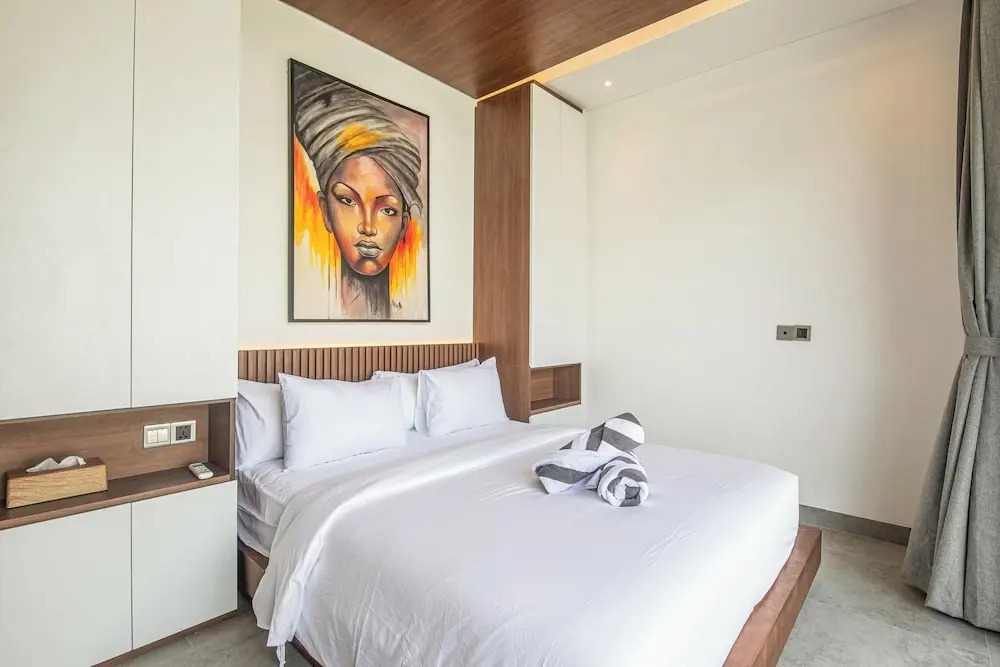 Tropical Elegance 5BR Canggu Villa Near Beach