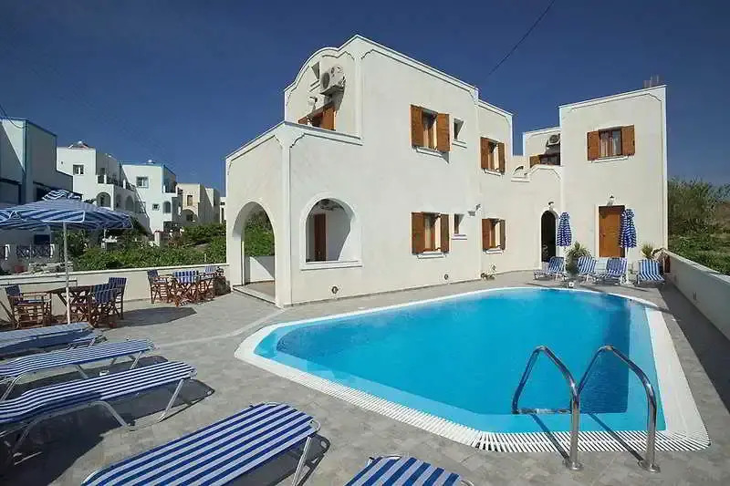Kelenis Apartments