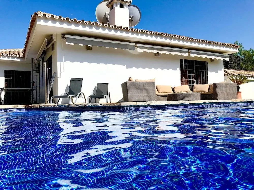 Gardenia - Luxury 10br Villa in Marbella, Heated Pool With Sea Views, Bbq, Wifi