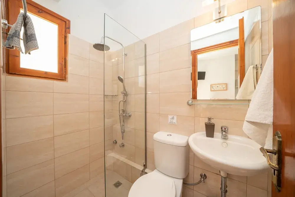 Alexatos Studios & Apartments