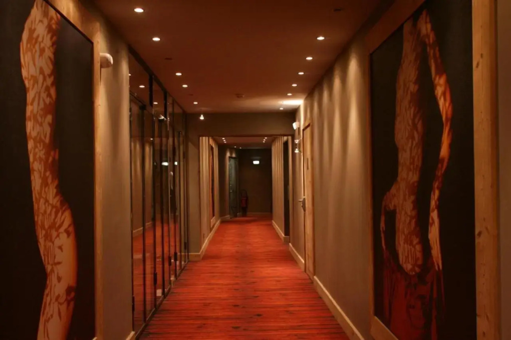 Hôtel Koh-I Nor by Les Etincelles