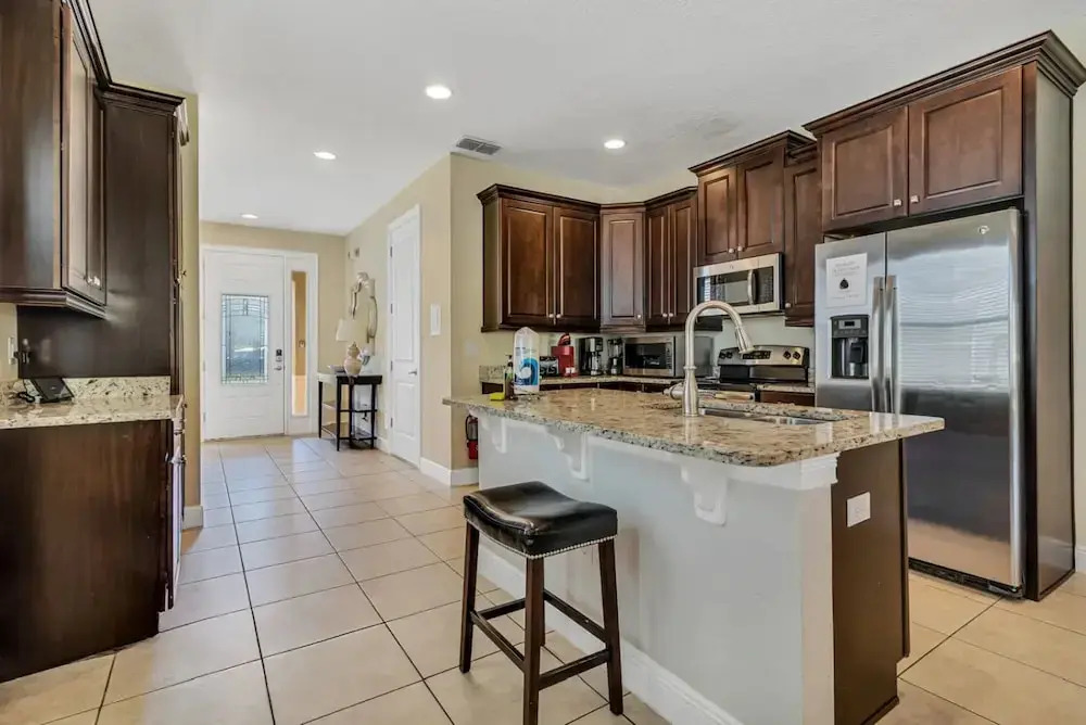 491-8-ld-private Pool With Game and Movie