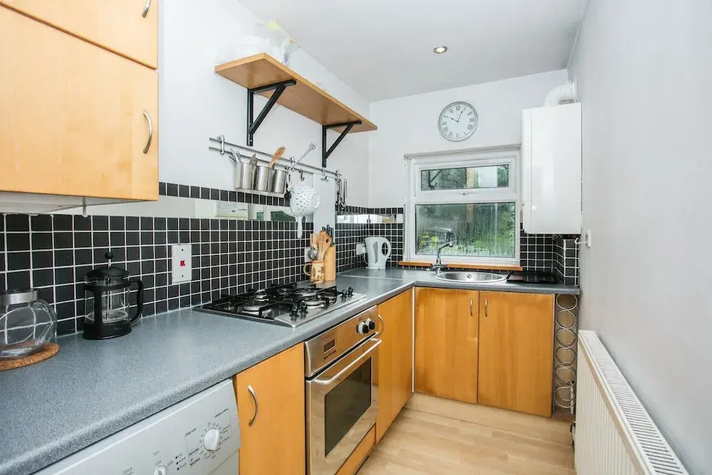 1 Bedroom Flat In Wimbledon With Garden