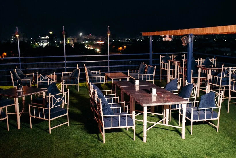 Kaki Hotel & Roof Top Restaurant