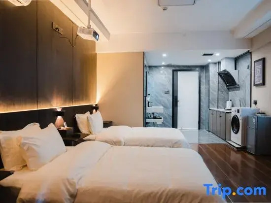 Lingchen Cinema-style Homestay (Sunac Land Panda Valley)