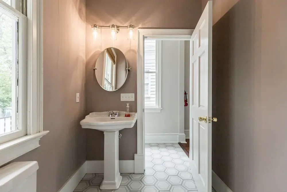 Historic Downtown Home Close to Everything!