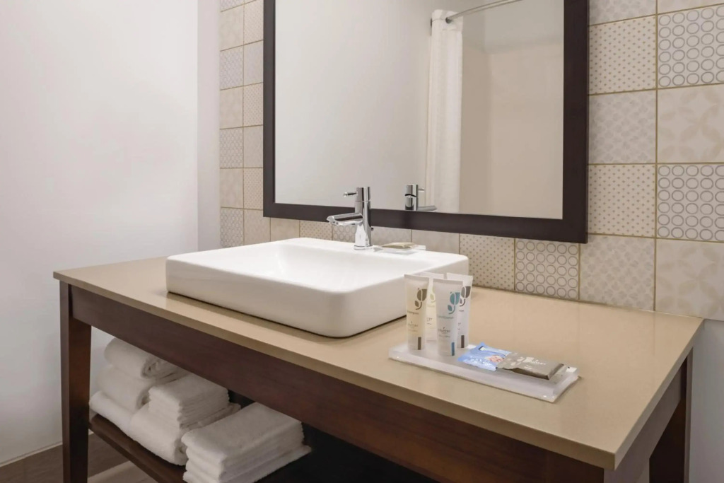 Country Inn & Suites by Radisson, Galena, IL
