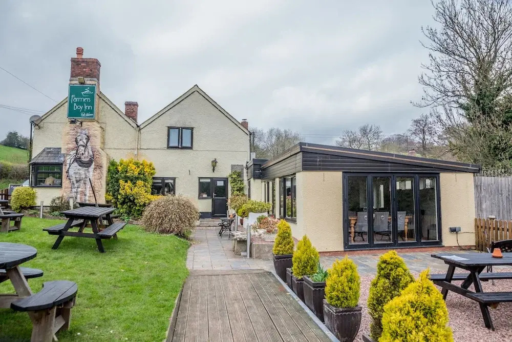 The Farmers Boy Inn Guest House