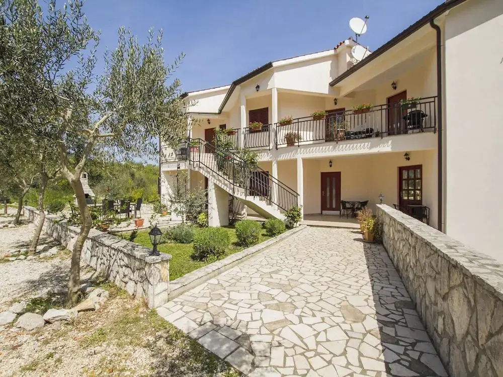 Apartments Klaudio