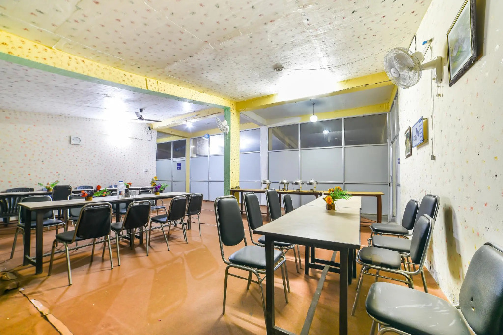 OYO Flagship 5175 Hotel Rama Blue Point