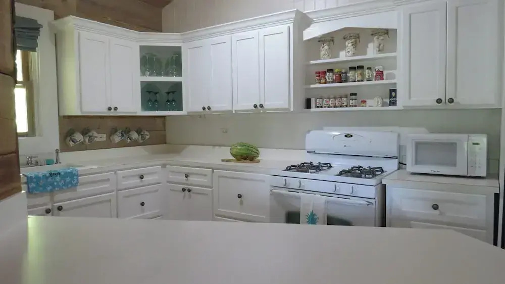 Poponi Cottage Paradise: Pink Sand Retreat