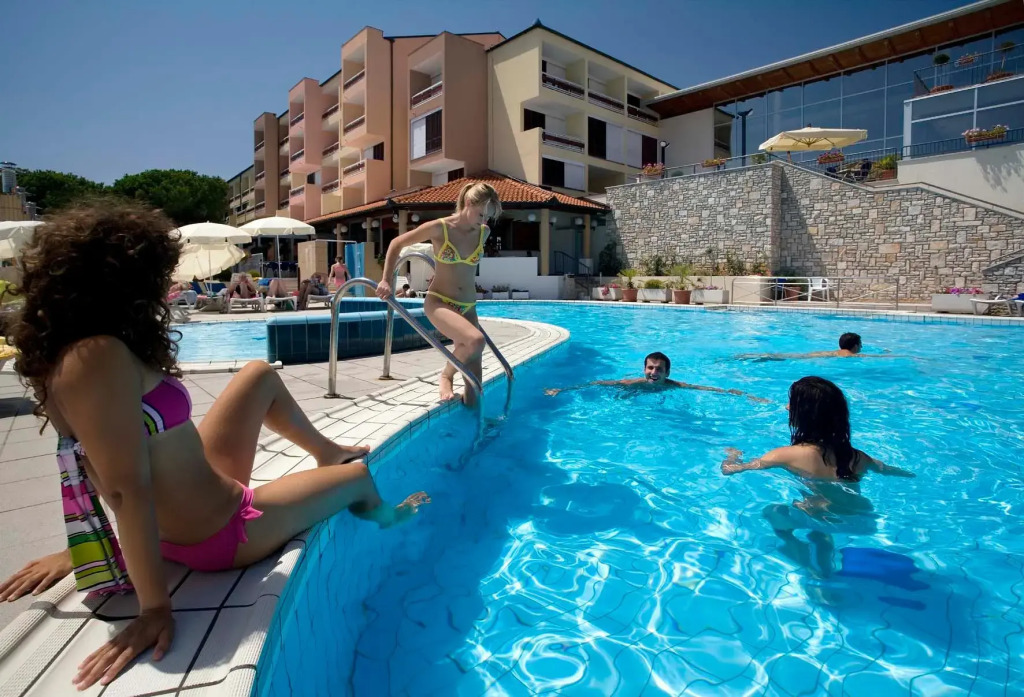 Albona Hotel & Residence