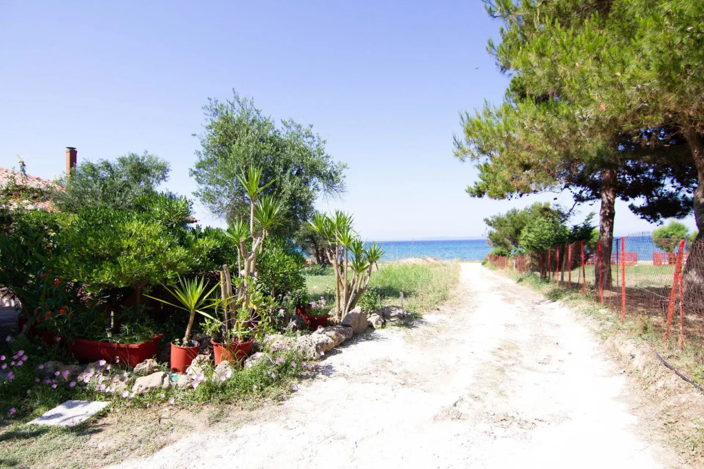 Casa Di Mare - Studios and Apartments with pool on the beach, by ZanteWize