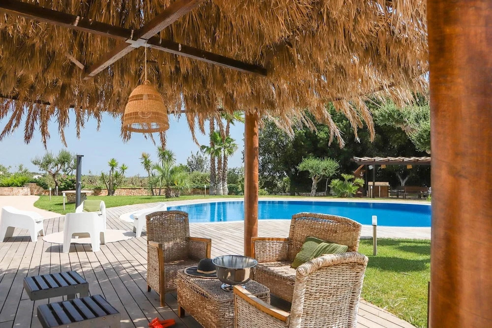 TD Trulli Bruco Large Pool for Family Fun