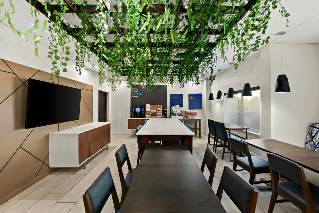 Holiday Inn Express & Suites Raleigh NE - Medical Ctr Area by IHG