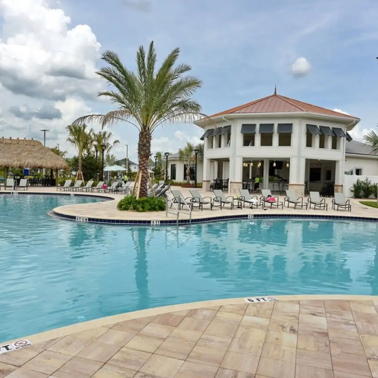 4721 Unit 105 Stunning Apartment 2BD