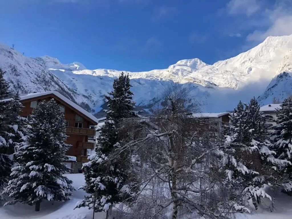 Near ski slopes 2 bedrooms apartment with balcony