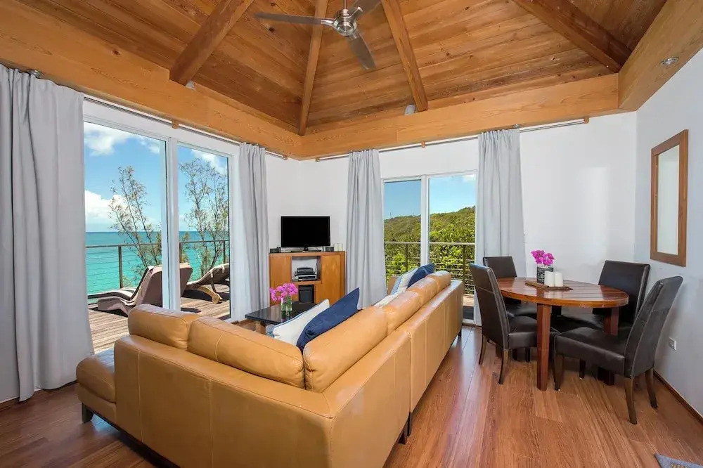 Seaside Sanctuary: Private Villa With Breathtaking Views