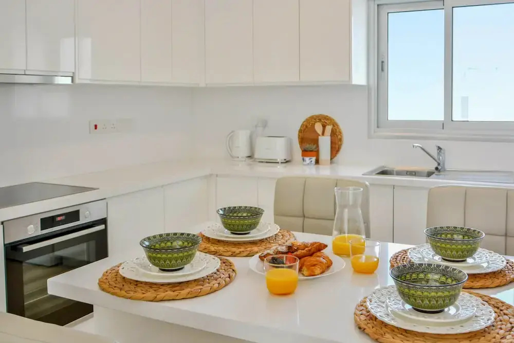 Phaedrus Living: Seaside Luxury Flat Lighthouse 67