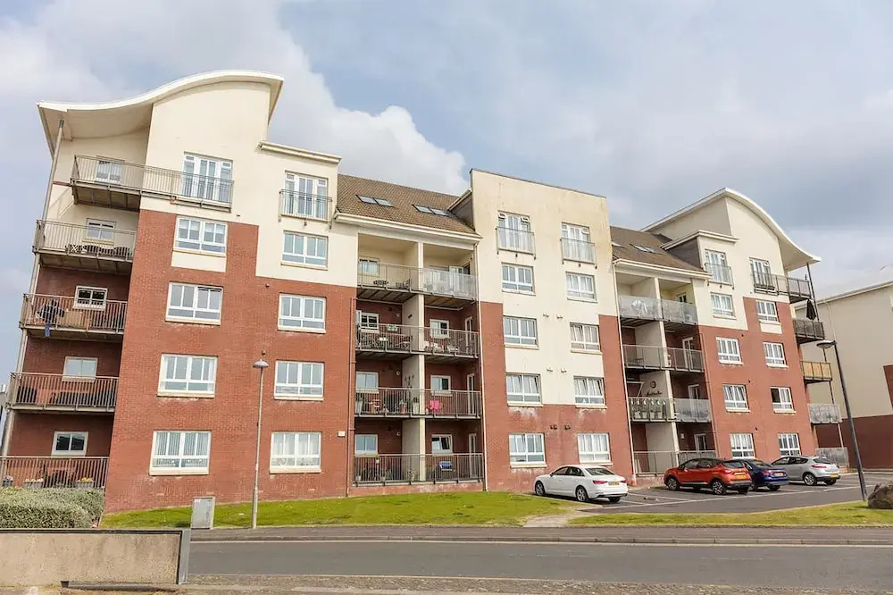 The Glenford - Donnini Apartments