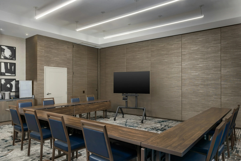 Hotel Avail Rogers, Tapestry Collection By Hilton