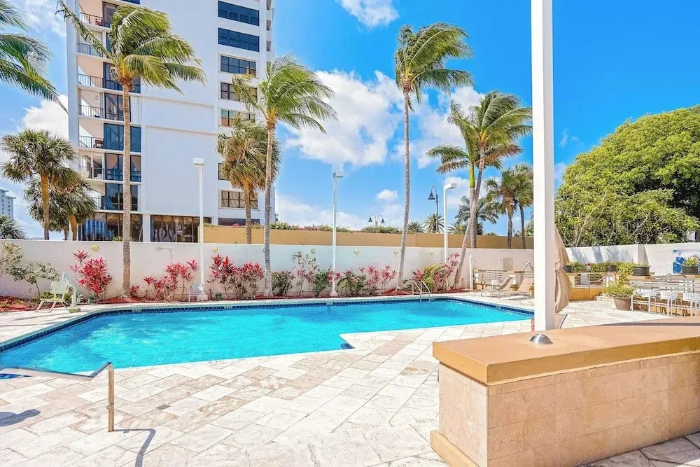1 Bedroom  Suite with intracoastal view