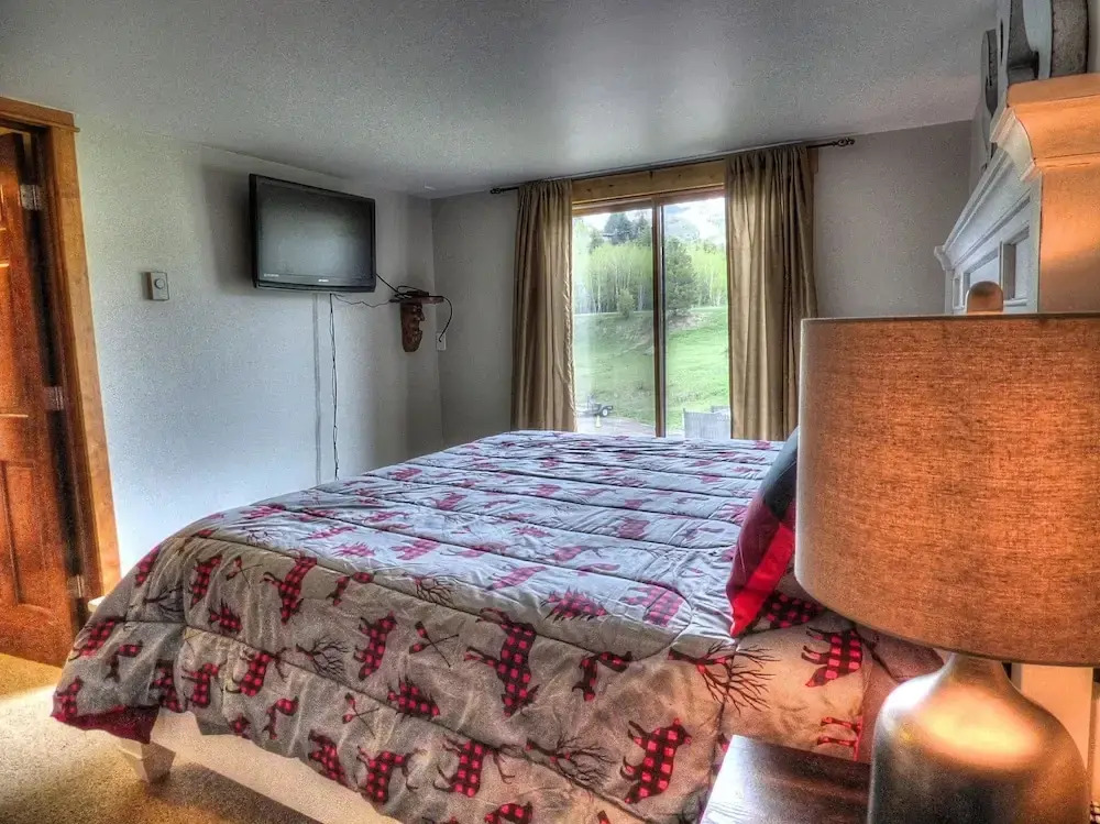 Lift Tickets Shuttle & Hottub, Pool, Near Ski Mountain Area