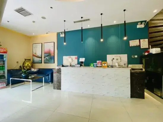 Qixi Qingju Hotel (Provincial Sports Center)