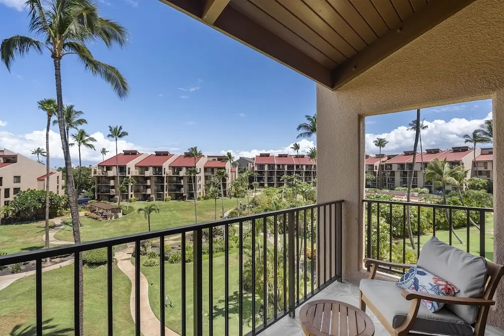 Kamaole Sands 7-406 - Courtyard and Ocean Views - Stunning Renovation - Split AC