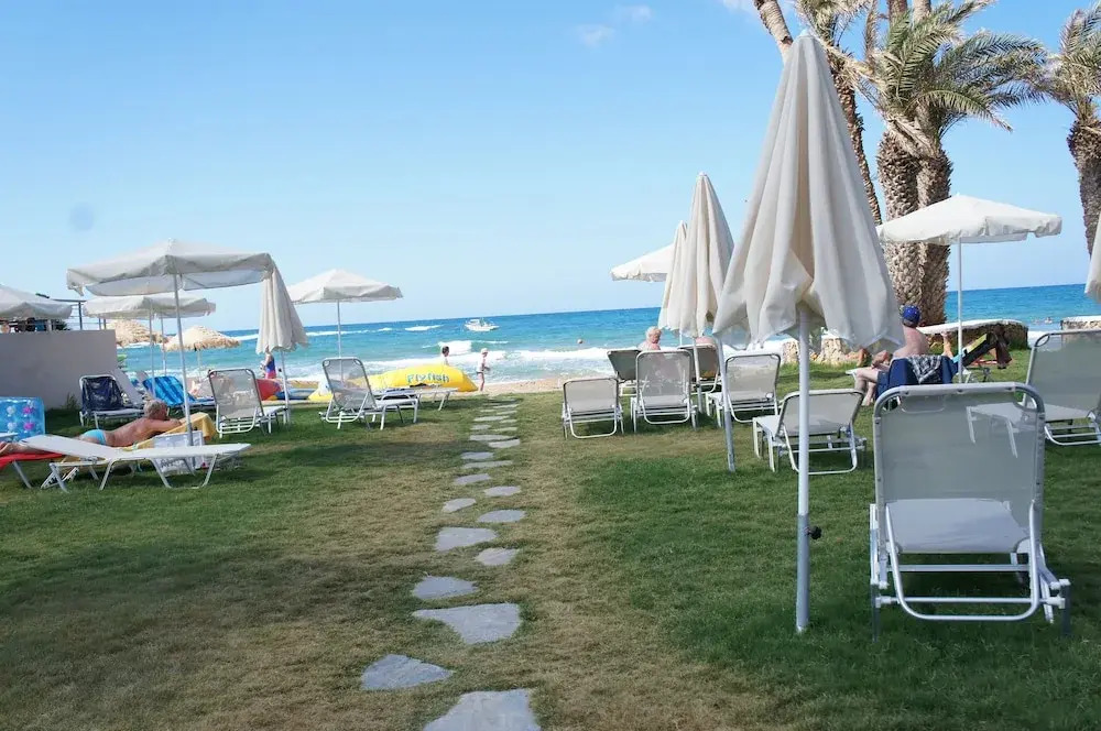 Zeus Hotels Palm Beach