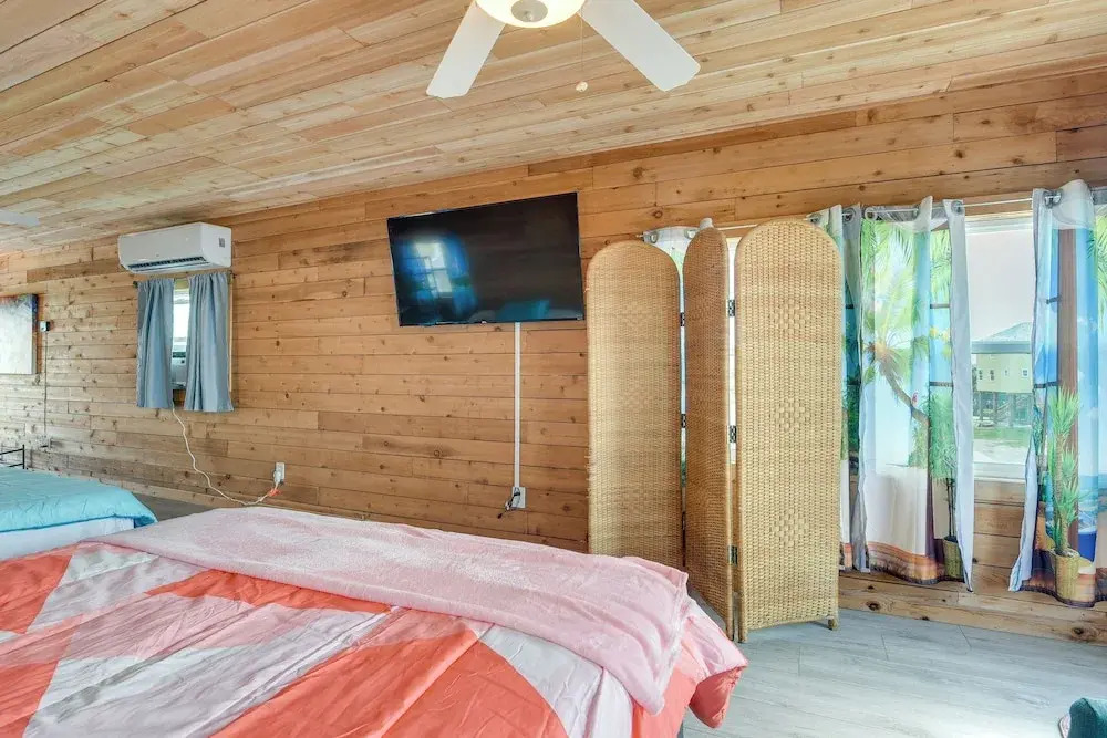 1 Mi to Ocean: Colorful Freeport Beach Rental!