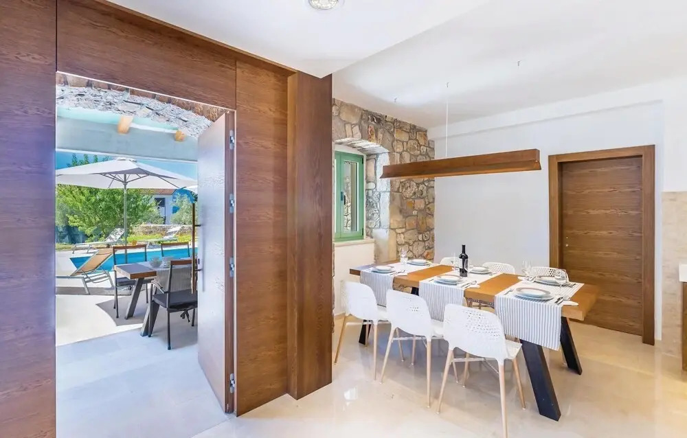 Beautiful Home In Malinska
