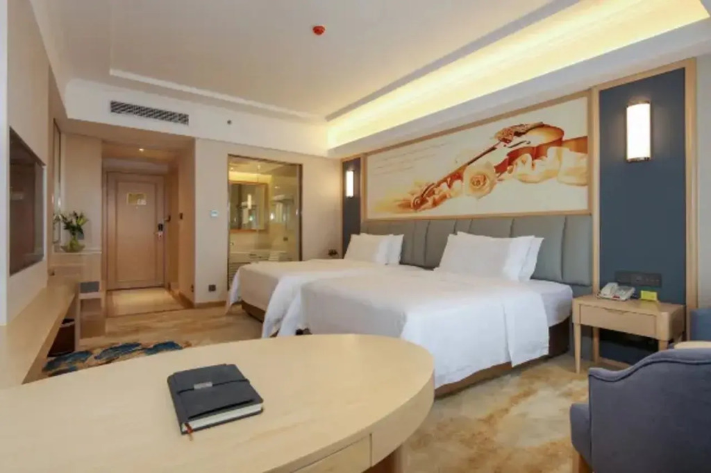 Vienna Hotel（Chengdu University of Petroleum Subway Station）