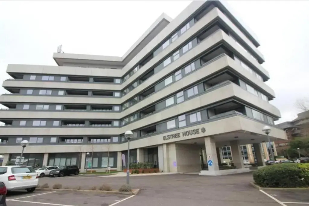Luxury 1 Bedroom Apartment with Netflix & Parking