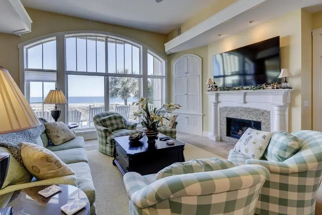 111 Dune Ln 6 BR Oceanfront Home Forest
