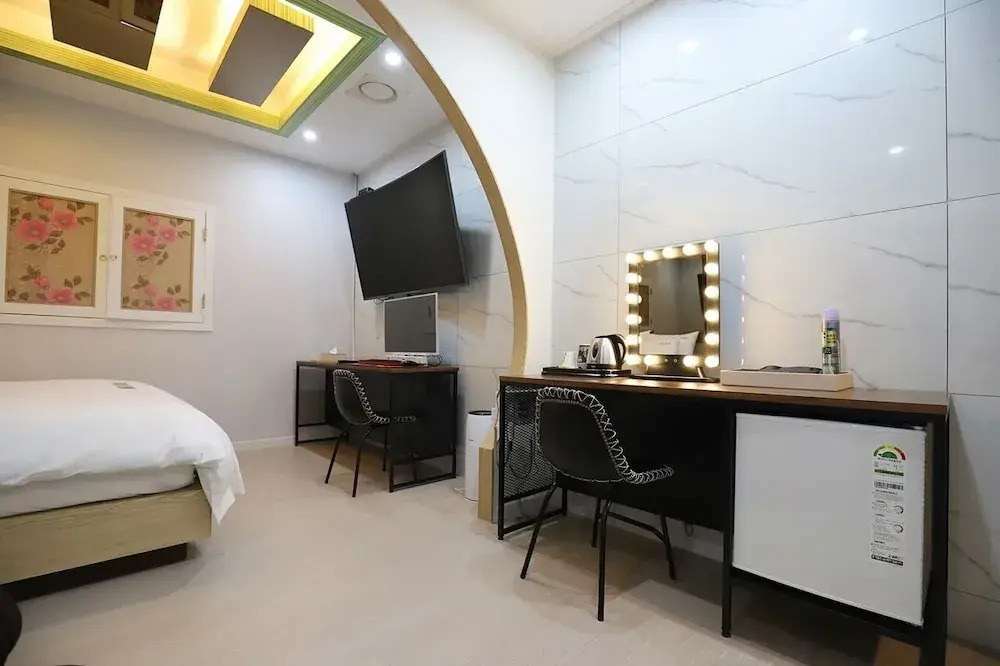 HOTEL ViA