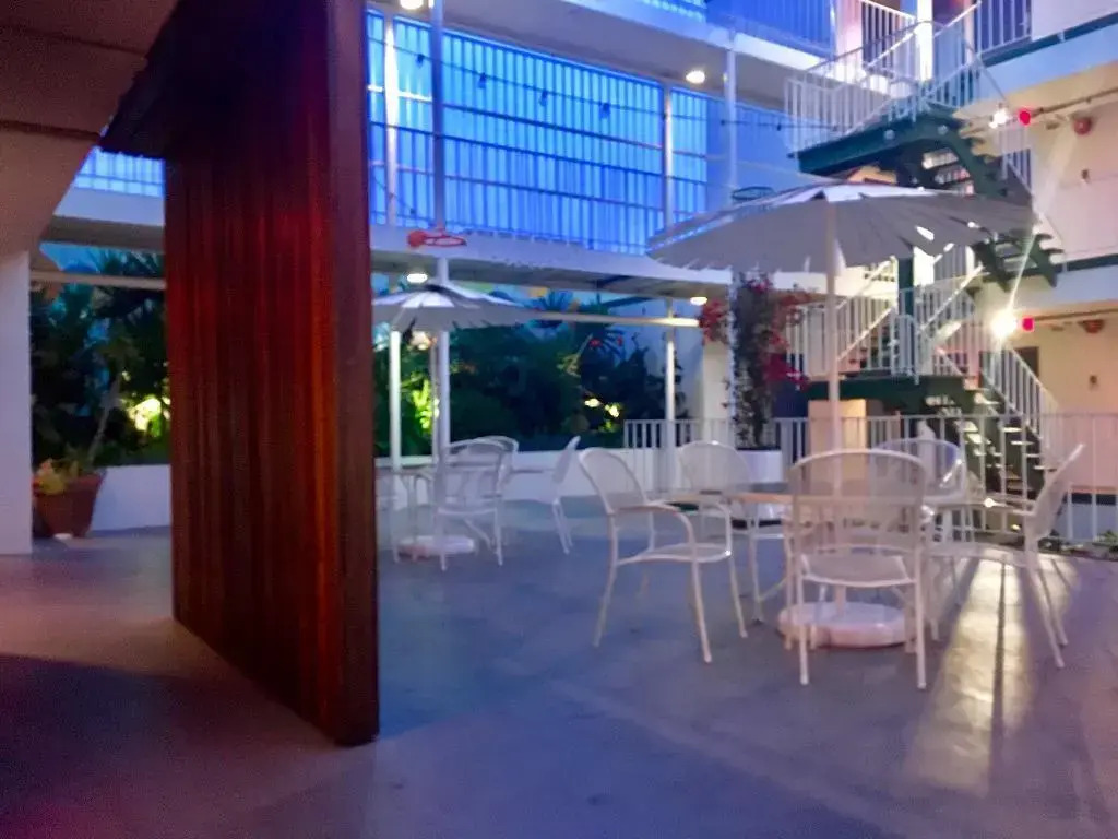 Oasis Inn