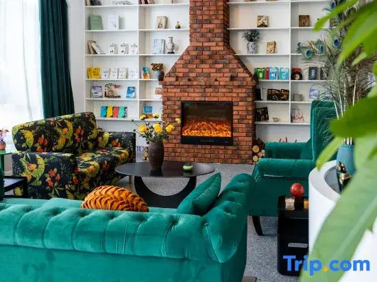 XunXi Gardens Villa · Colorful Retro Style·Camping Tent Holiday B&B