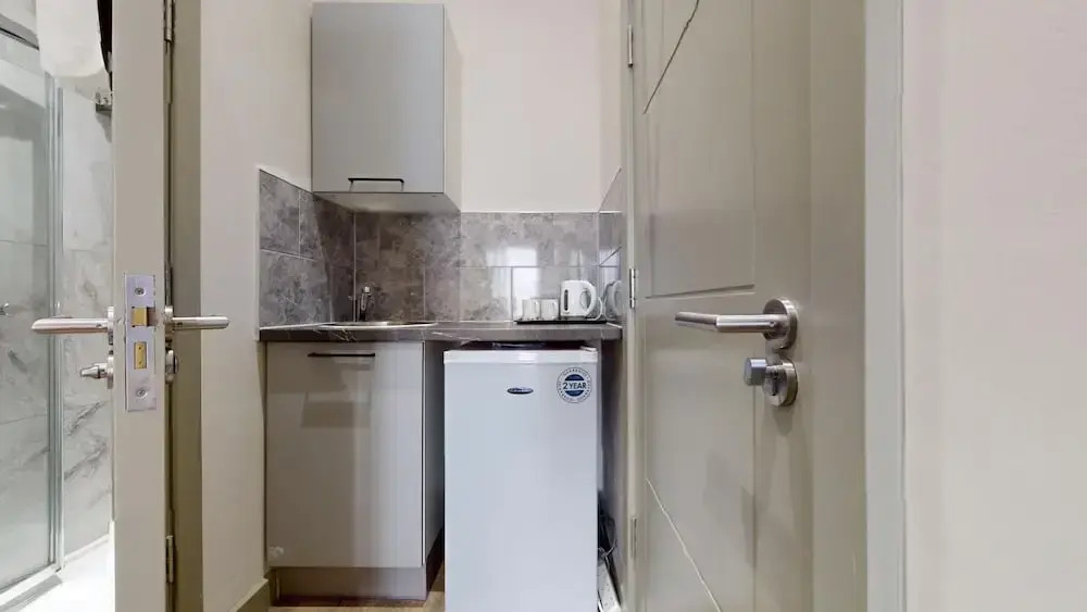 Battersea Park Chic Studio Serviced Apartments
